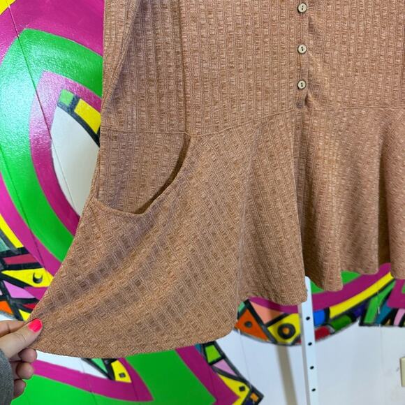 Kori Plus, Ribbed Peplum Top with pockets. Size XL. Good used condition! - Picture 2 of 6